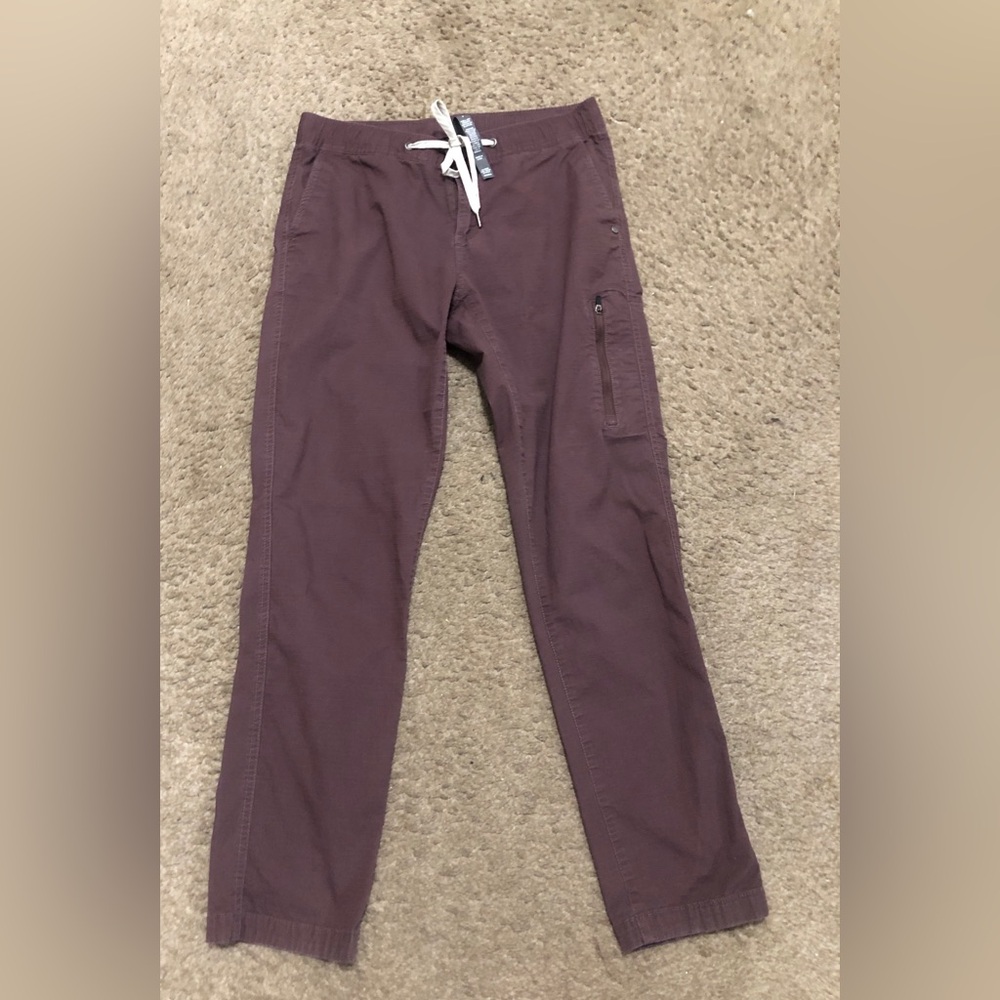 Vuori Plum Drawstring Cargo Joggers size Small NWOT( purple)
